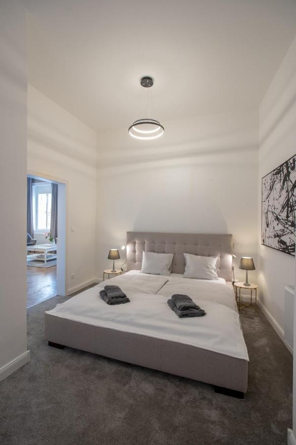 El Gusto Homes Town Sopron Buitenkant foto