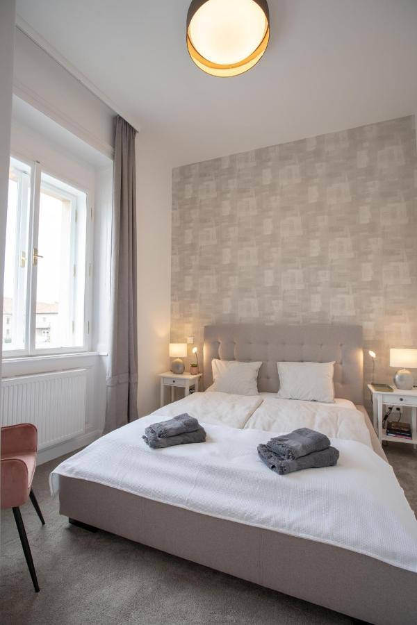 El Gusto Homes Town Sopron Buitenkant foto