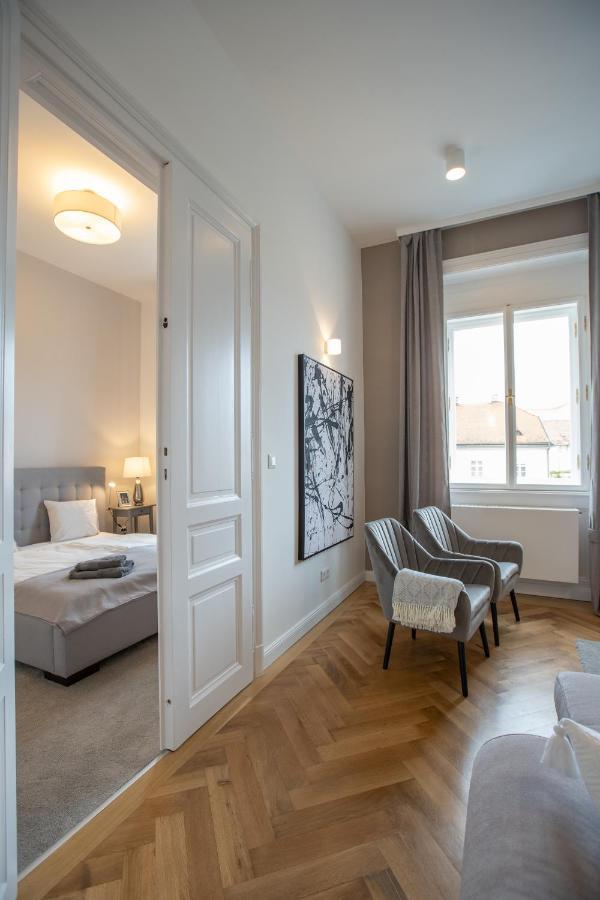 El Gusto Homes Town Sopron Buitenkant foto
